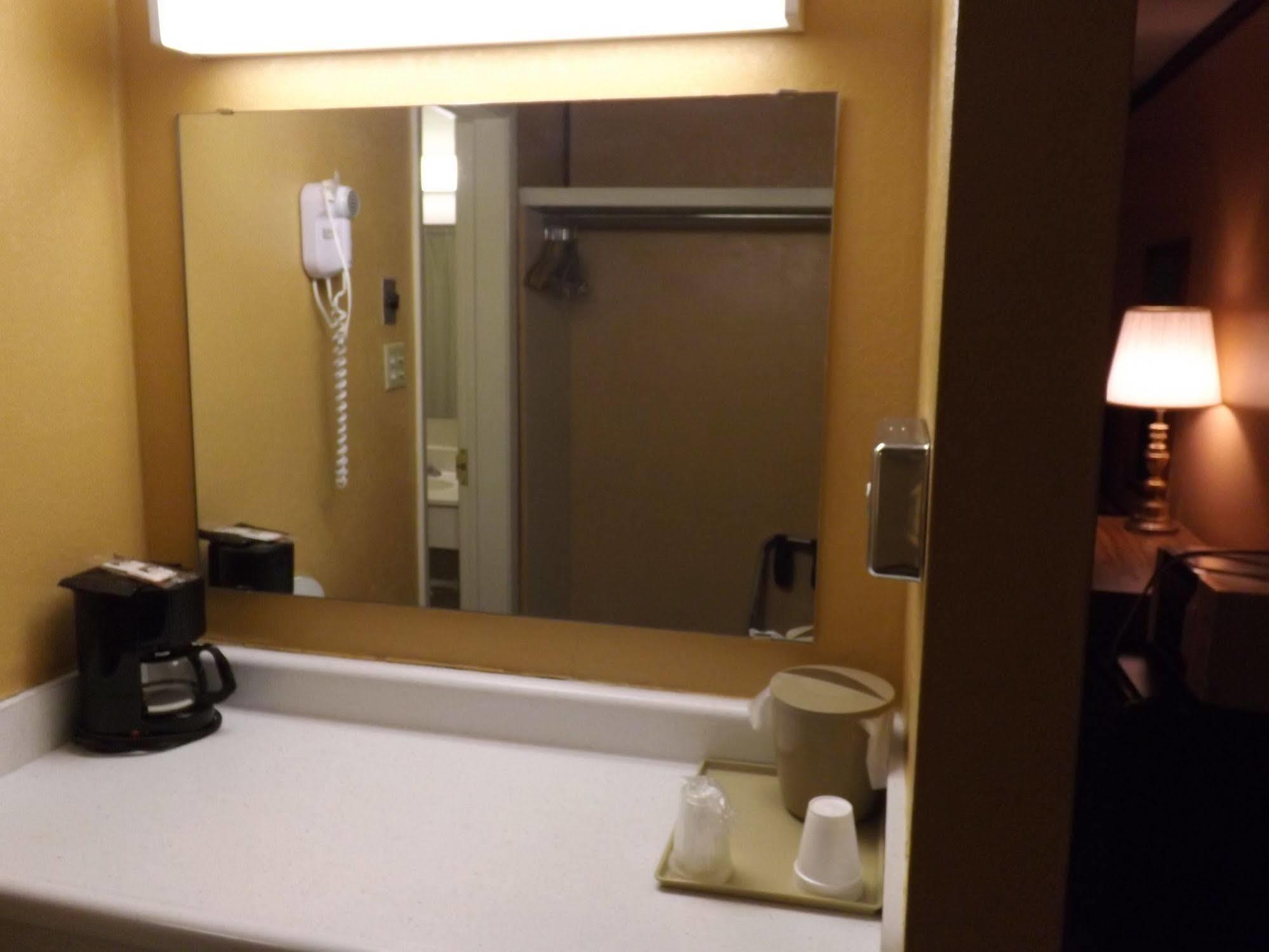 Tristar Inn Xpress Tucumcari Eksteriør billede
